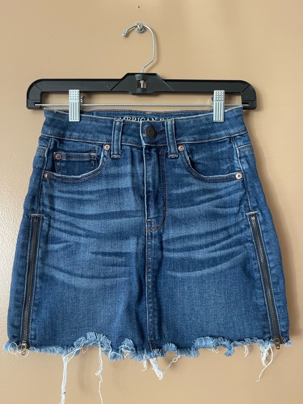 American Eagle Outfitters Dark Blue Distressed Denim Mini Skirt size 00